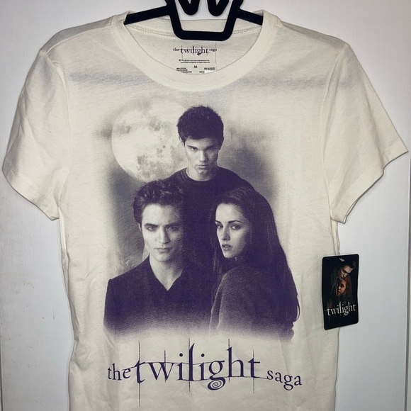 NWT Twilight Saga White T-Shirt - Picture 1 of 6